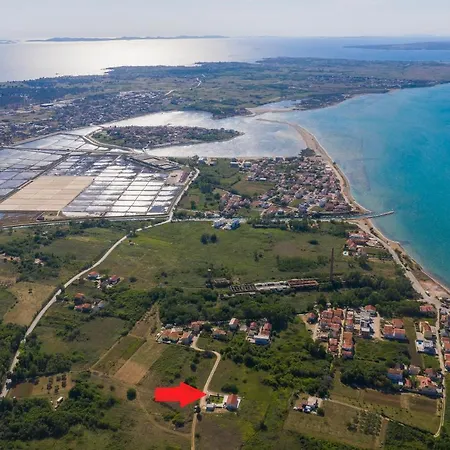 Gode -secluded House With Heated Pool Near The Вилла Нин