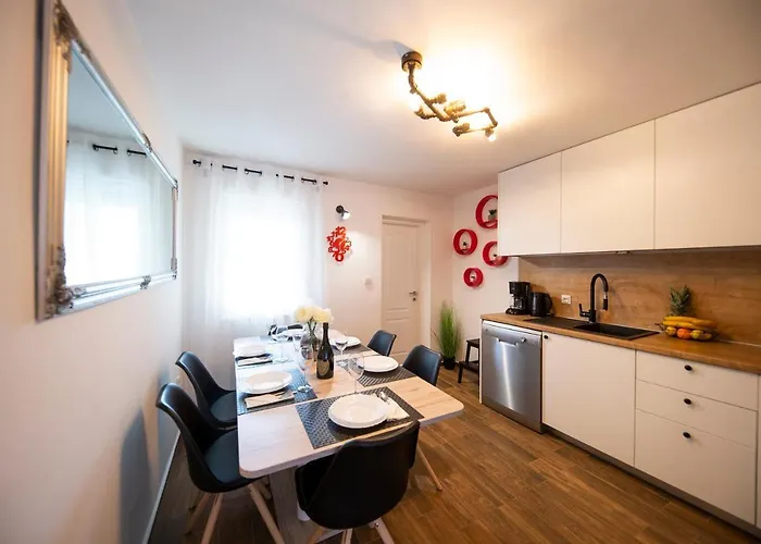 Gode -secluded House With Heated Pool Near The Villa Nin