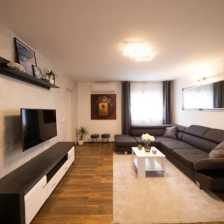 Gode -secluded House With Heated Pool Near The * Nin