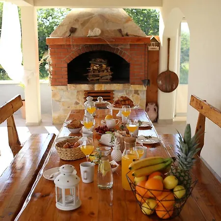 Vila Gode -secluded House With Heated Pool Near The Nin