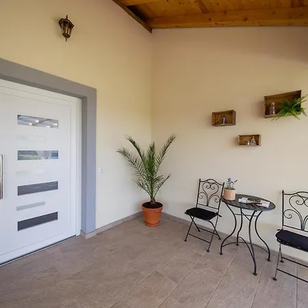 Villa Gode -secluded House With Heated Pool Near The Nin