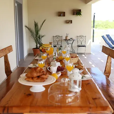 Gode -secluded House With Heated Pool Near The Nin