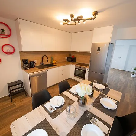 Vila Gode -secluded House With Heated Pool Near The