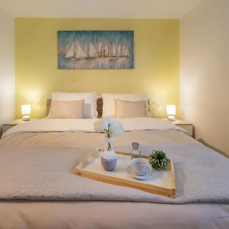 Villa Gode -secluded House With Heated Pool Near The