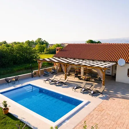 Gode -secluded House With Heated Pool Near The * Nin