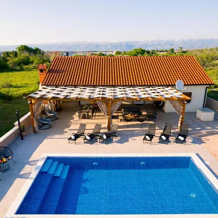 Vila Gode -secluded House With Heated Pool Near The *