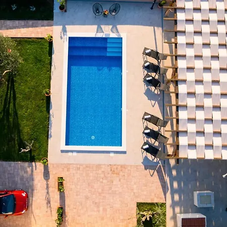 Gode -secluded House With Heated Pool Near The Vila *