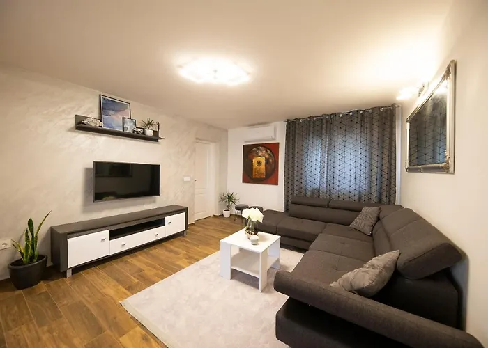 Gode -secluded House With Heated Pool Near The * Nin