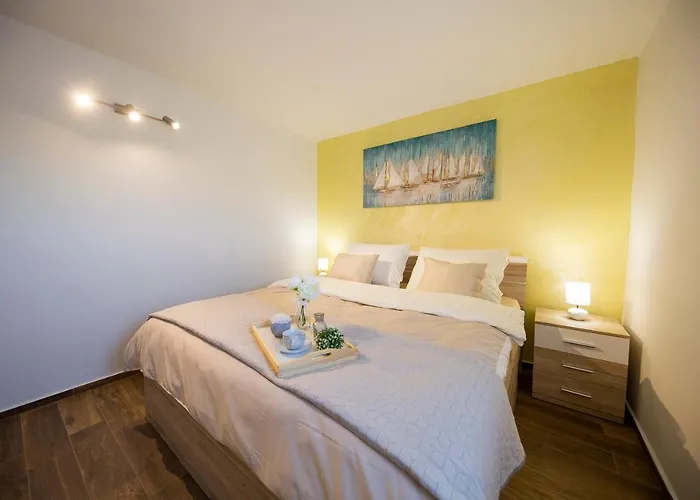 Gode -secluded House With Heated Pool Near The Villa