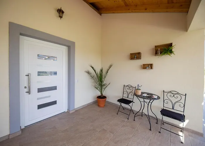 Villa Gode -secluded House With Heated Pool Near The Nin