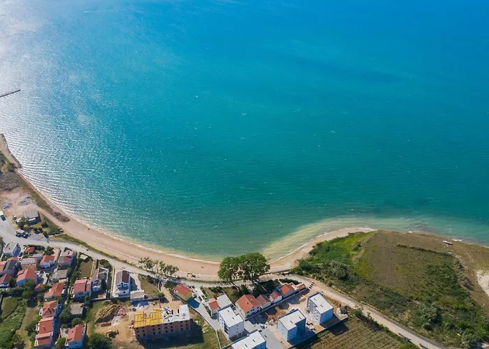 Villa Gode -secluded House With Heated Pool Near The