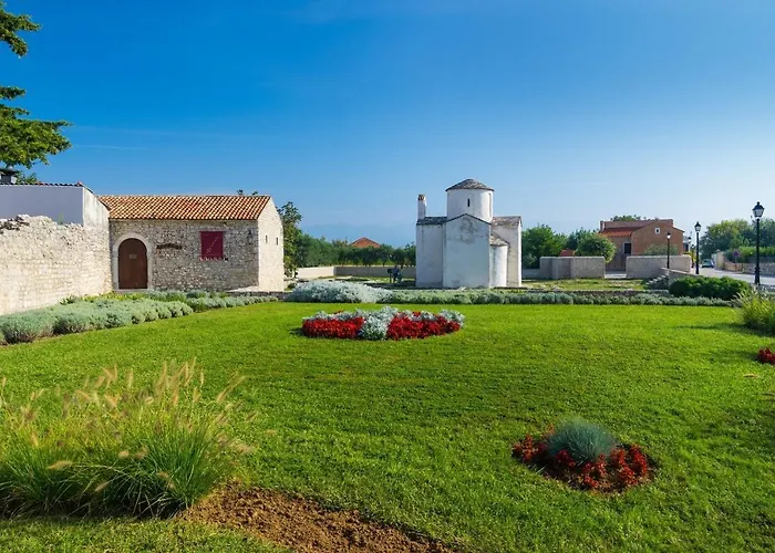 Villa Gode -secluded House With Heated Pool Near The Nin