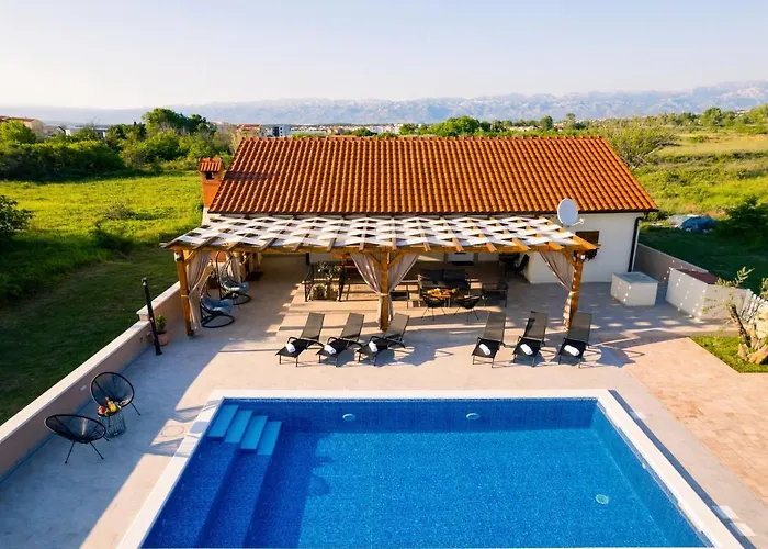 Villa Gode -secluded House With Heated Pool Near The *