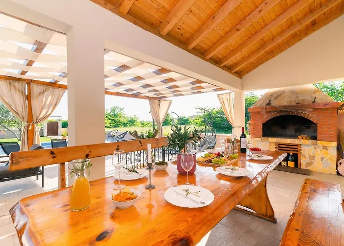 Gode -secluded House With Heated Pool Near The Villa Nin