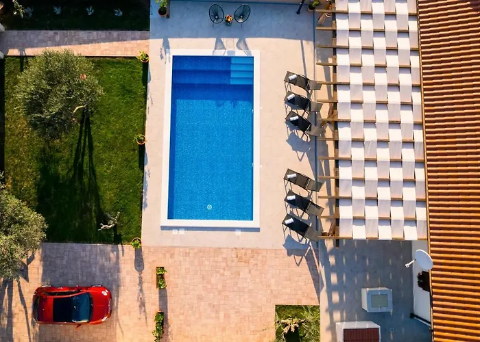 Gode -secluded House With Heated Pool Near The Βίλα *