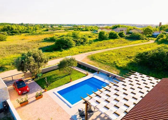Gode -secluded House With Heated Pool Near The Βίλα